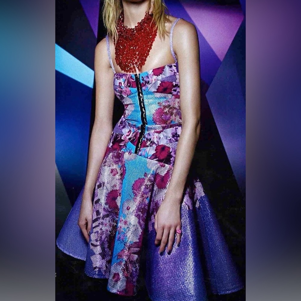 Versace Lilac Floral Raffia Corset Dress with Flounce Skirt, Size 44 - US 8 - Picture 7 of 16